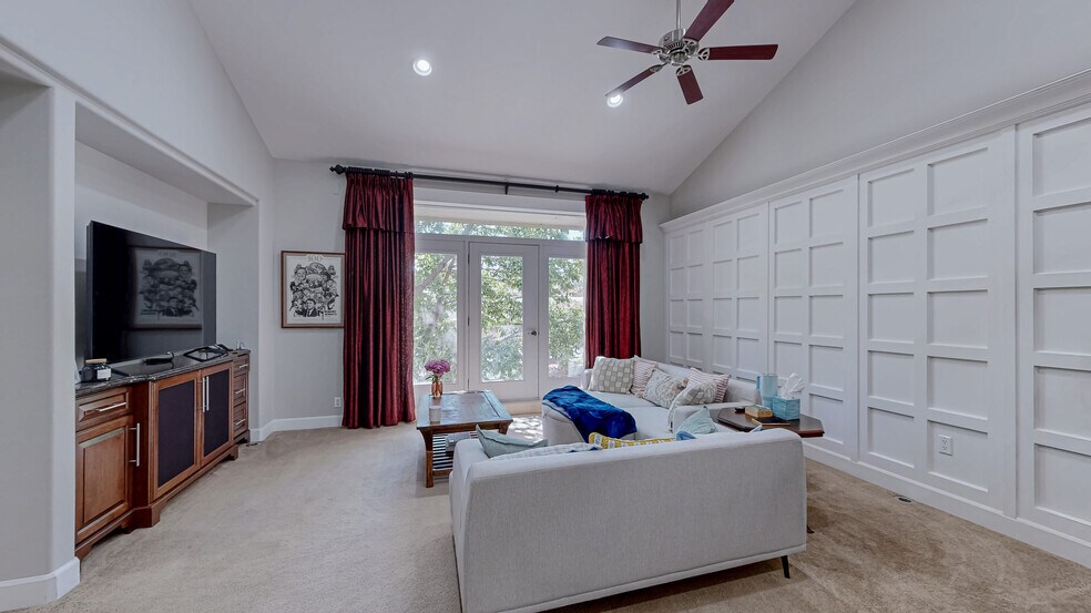 More Photos Of 139 N Grand Ave, Pullman Apartments For Sale
