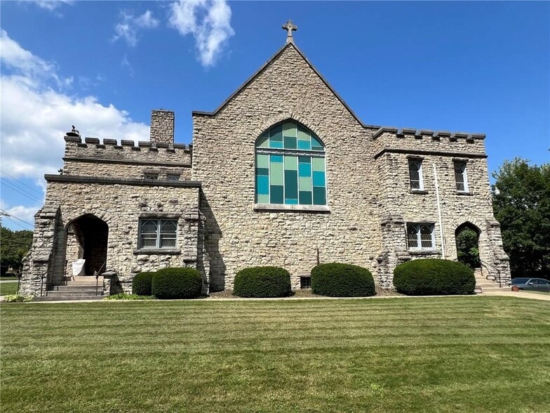 More Photos Of 1205 Elm St, Youngstown Religious Facility For Sale
