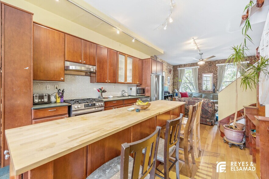 More Photos Of 558 W 173rd St, New York Apartments For Sale