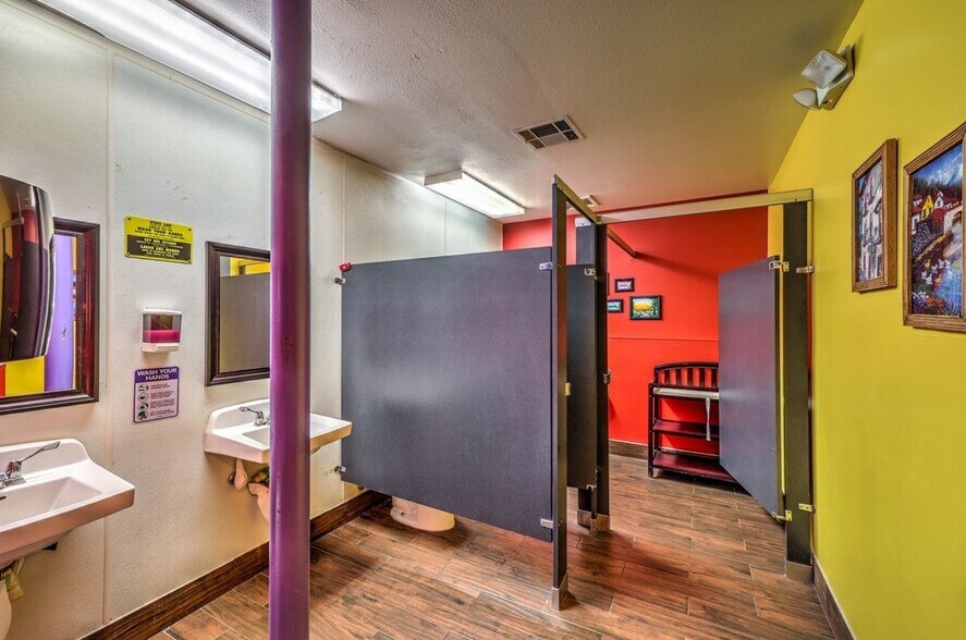 More Photos Of 1108 E Lake Mead Blvd, North Las Vegas Restaurant For Lease