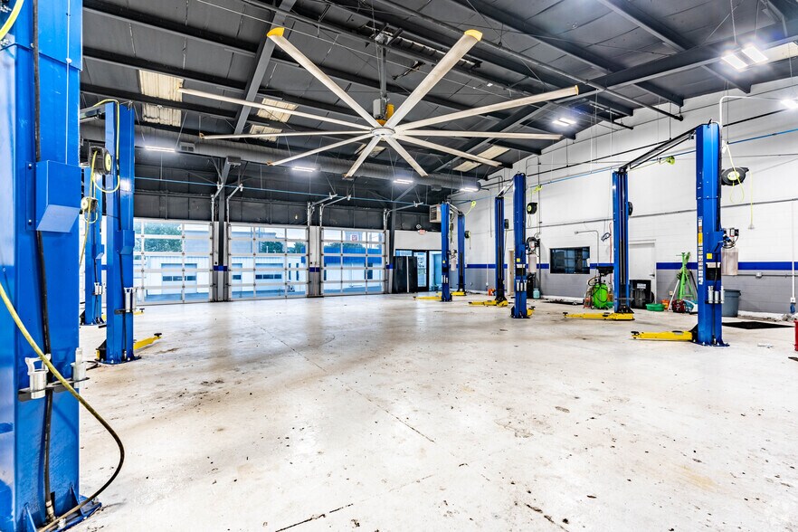 More Photos Of 1809-1811 Gallatin Pike N, Madison Auto Dealership For Lease