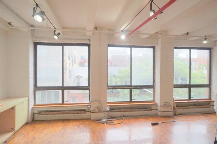 More Photos Of 30 Vandam St, New York Loft Creative Space For Lease