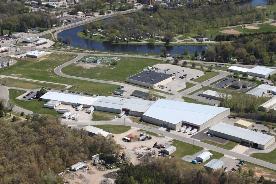 Primary Photo Of 139 Evergreen Rd, Oconto Warehouse For Sale