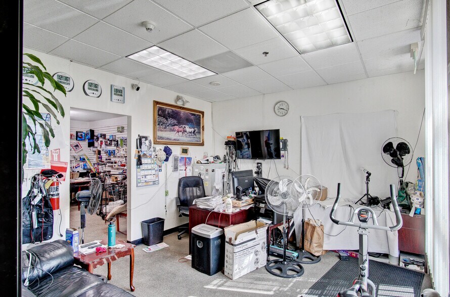 More Photos Of 7109 Telegraph Rd, Montebello Warehouse For Sale