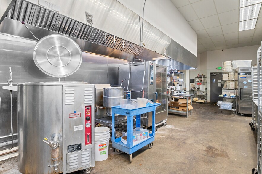 More Photos Of 225 Mariposa St, Denver Manufacturing For Lease