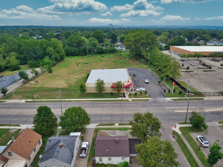 More Photos Of 1028 N Gettysburg Ave, Dayton Freestanding For Lease