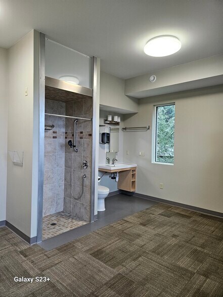 More Photos Of 1736 Farmers Rd loop, Fairbanks Healthcare For Sale