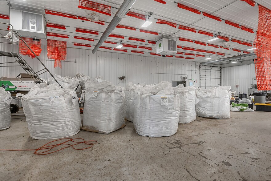 More Photos Of 21736 Bedford Rd N, Battle Creek Industrial For Sale