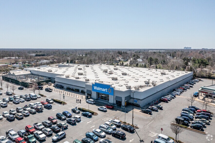 More Photos Of 1750 Veterans Memorial Hwy, Islandia Freestanding For Lease