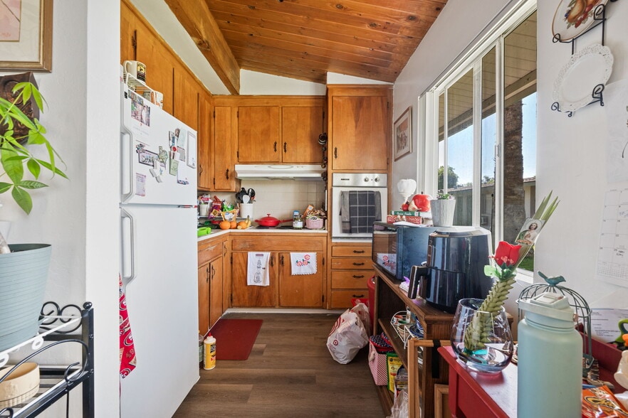 More Photos Of 1030-1040 S 8th St, Fresno Apartments For Sale
