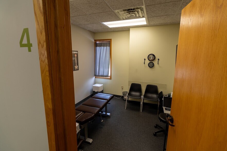 More Photos Of 833 E 16th St, Holland Bank For Lease