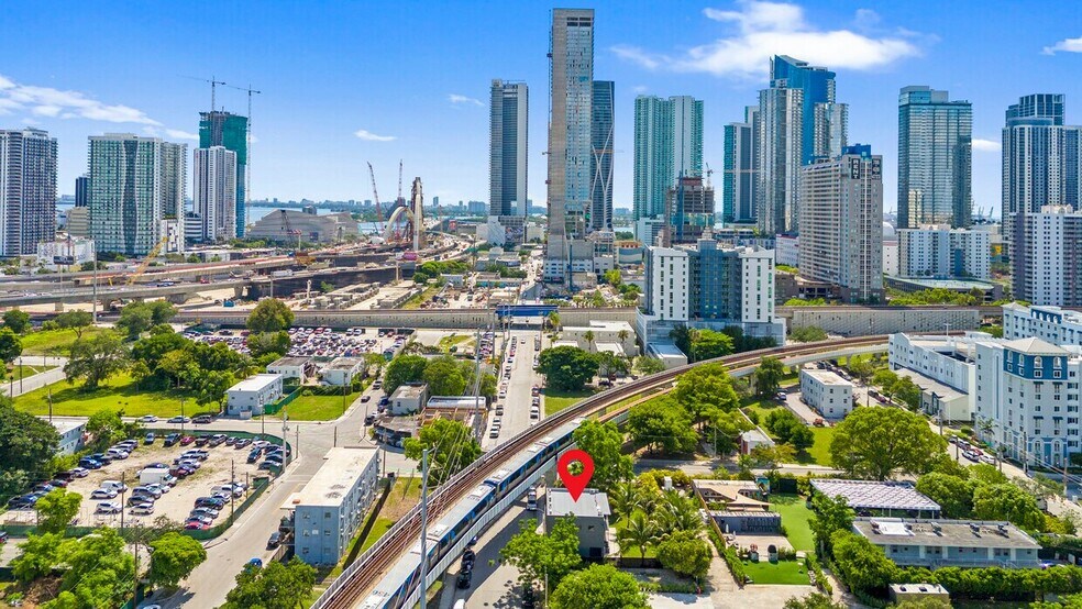 More Photos Of 216 NW 11th St, Miami General Retail For Lease