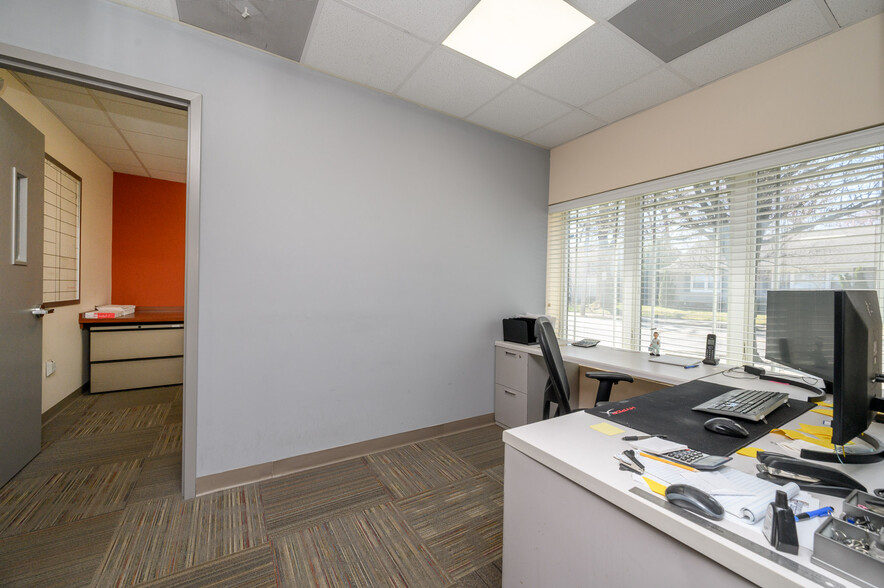 More Photos Of 1400 Union Ave, Union Beach Office For Sale