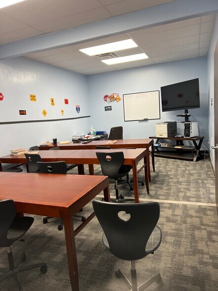 More Photos Of 12280 Broadway St, Pearland Office For Lease