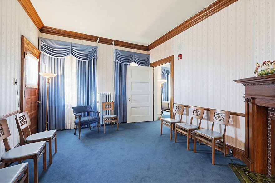 More Photos Of 1501 Lonsdale Ave, Lincoln General Retail For Sale