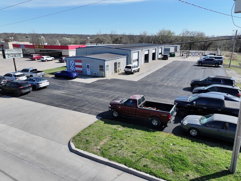Primary Photo Of 1001 E Will Rogers Blvd, Claremore Auto Repair For Lease