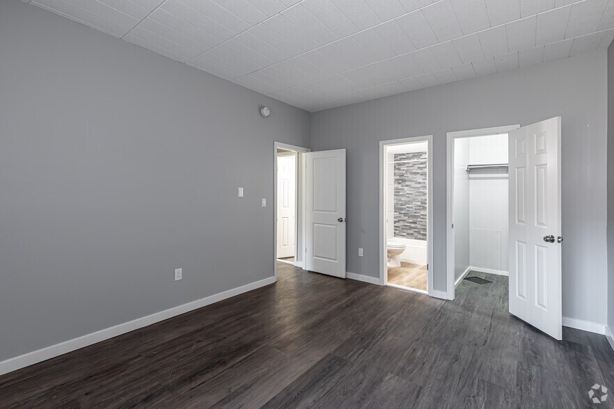 More Photos Of 59 Sumner St, Hartford Apartments For Sale