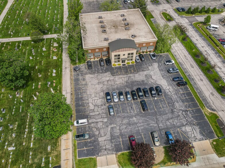 More Photos Of 32875 Solon Rd, Solon Medical For Lease