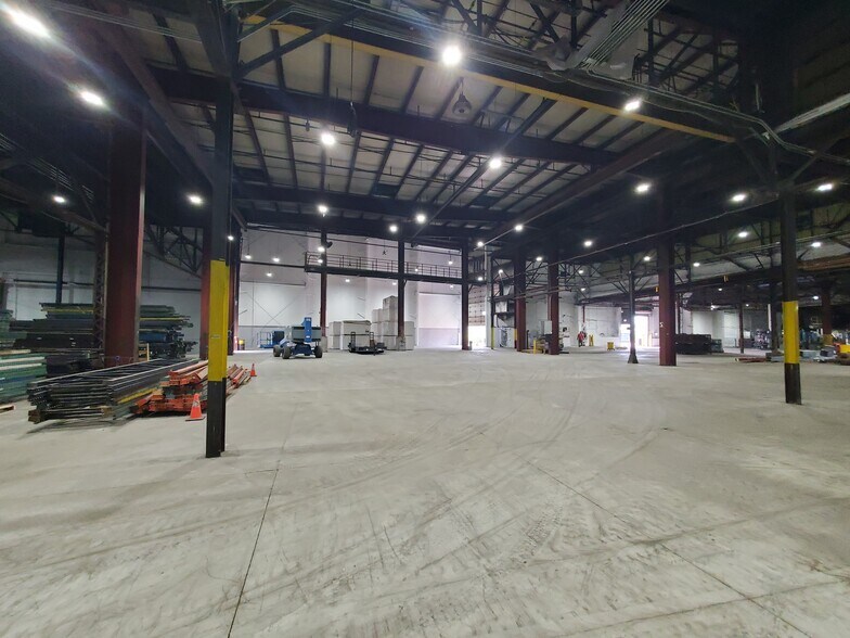 More Photos Of 1301 Raspberry St, Erie Warehouse For Lease