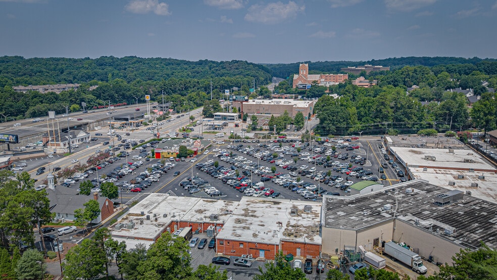More Photos Of 1250 W Paces Ferry Rd NW, Atlanta General Retail For Lease