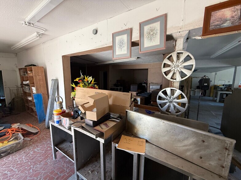 More Photos Of 622 S Main St, LaFayette Storefront Retail Residential For Sale