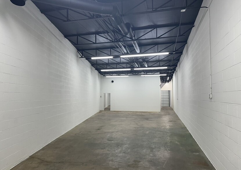 More Photos Of 2522 Irving Blvd, Dallas Flex For Sale