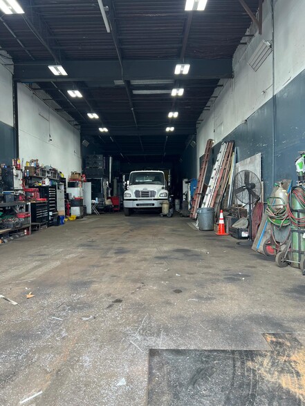 More Photos Of 9512 Railroad Ave, North Bergen Warehouse For Sale