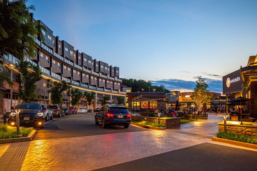 More Photos Of 21435 Epicerie Plz, Sterling Unknown For Lease