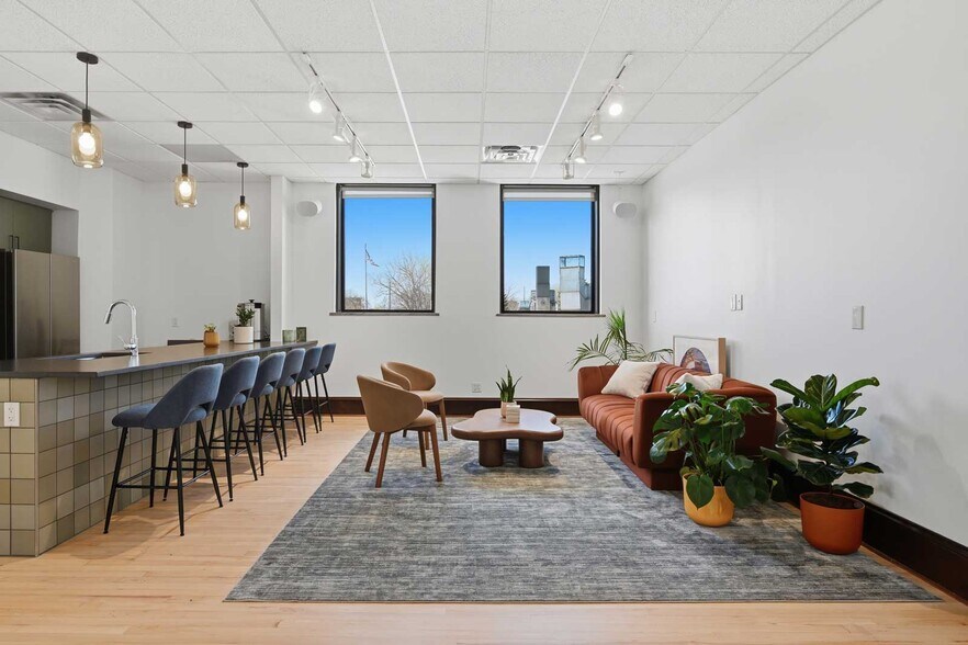 More Photos Of 1300-1304 NE 2nd St, Minneapolis Loft Creative Space For Lease