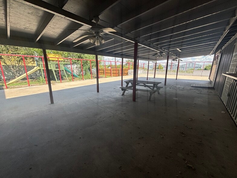 More Photos Of 13525 Wetmore Rd, San Antonio Restaurant For Lease