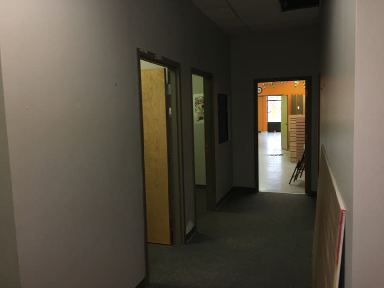 More Photos Of 1173 Queen St, Southington Freestanding For Sale