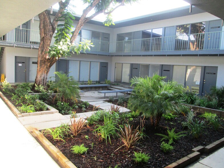 More Photos Of 18645 Sherman Way, Reseda Loft Creative Space For Lease