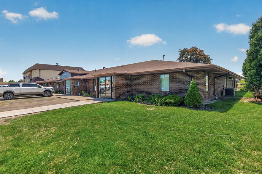 More Photos Of 13784-13800 83rd Way N, Maple Grove Medical For Lease