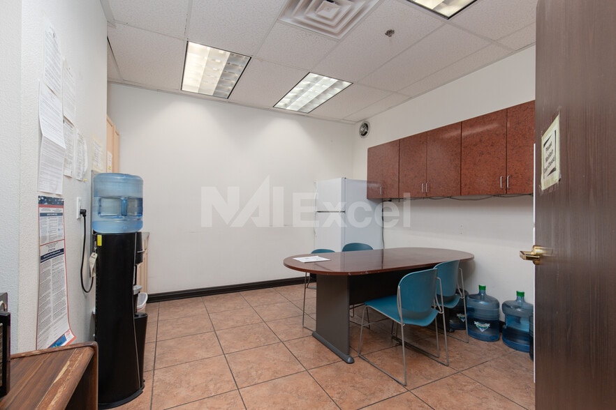 More Photos Of 3365 Pepper Ln, Las Vegas Loft Creative Space For Sale