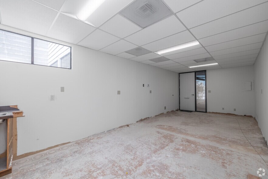 More Photos Of 2200 Pacific Coast Hwy, Hermosa Beach Office For Sale