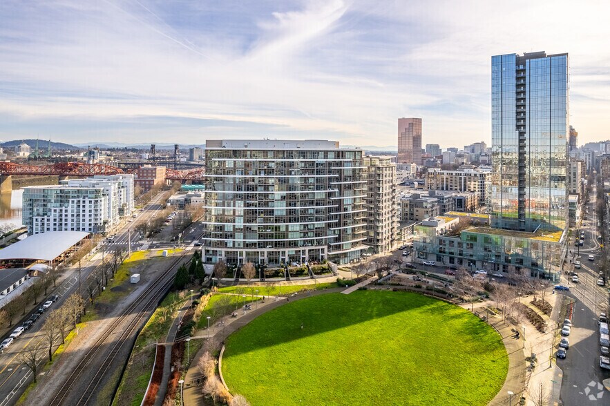 More Photos Of 949 NW Overton St, Portland Apartments For Sale