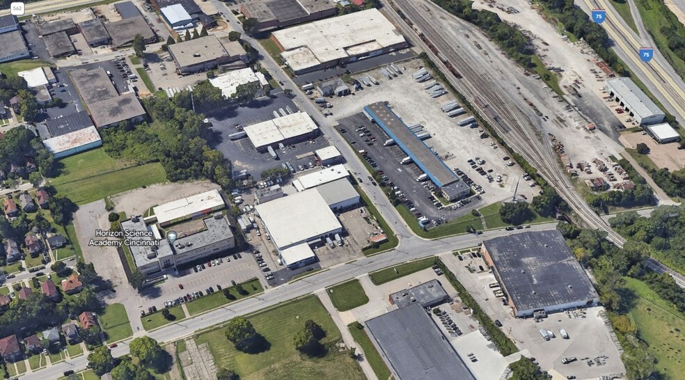 More Photos Of 1025 Laidlaw Ave, Cincinnati Warehouse For Lease