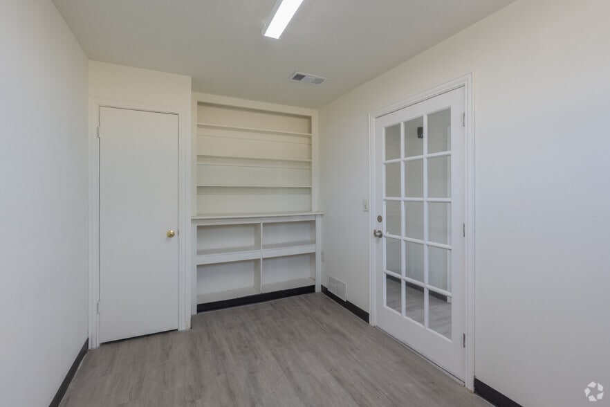 More Photos Of 2911 Edith Ln, Haltom City Unknown For Lease