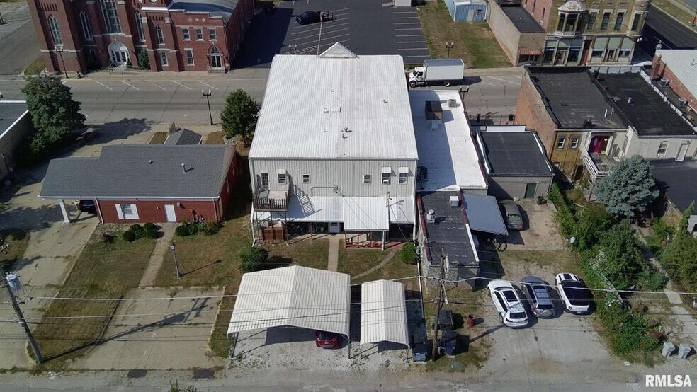 More Photos Of 412-414 Locust St, Delavan General Retail For Sale