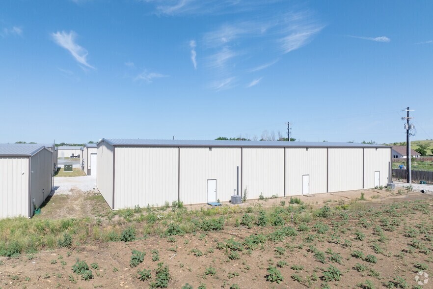 More Photos Of 2346 Seaborn Rd, Ponder Unknown For Lease