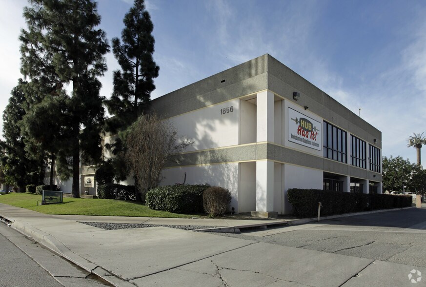 More Photos Of 1856 S Bon View Ave, Ontario Warehouse For Sale