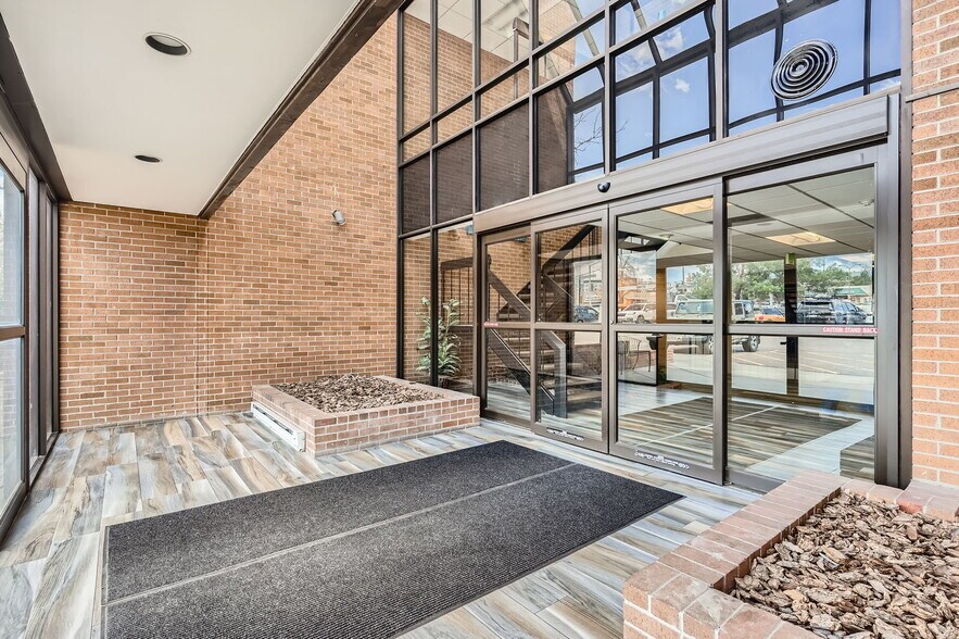 More Photos Of 7400 E Arapahoe Rd, Centennial Medical For Lease