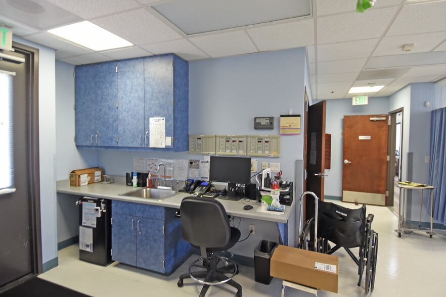 More Photos Of 303 Santa Fe Dr, Encinitas Medical For Sale