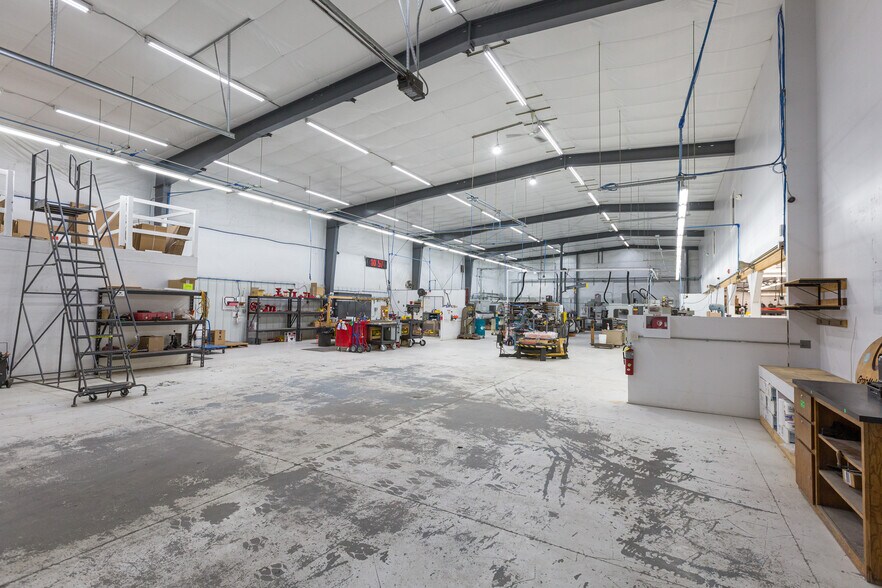 More Photos Of 497 Stevensville Airport Rd, Stevensville Warehouse For Sale