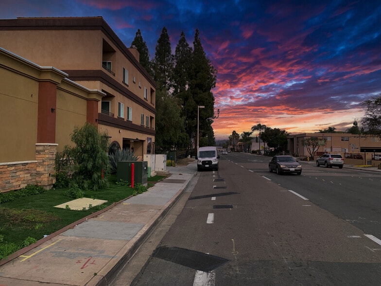 More Photos Of 120 Ballantyne St, El Cajon Apartments For Lease