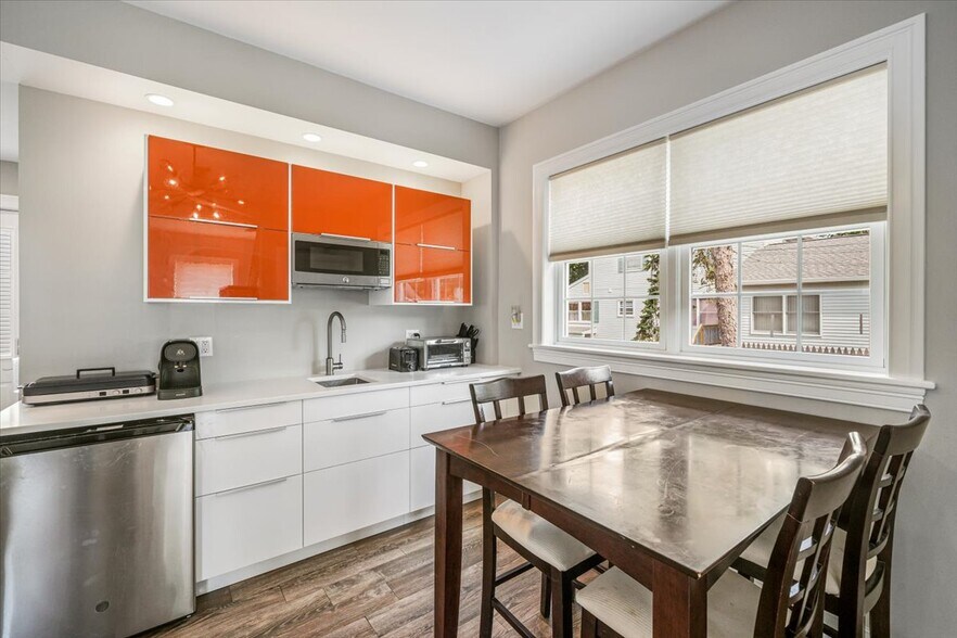 More Photos Of 363 S Middletown Rd, Nanuet Flex For Sale