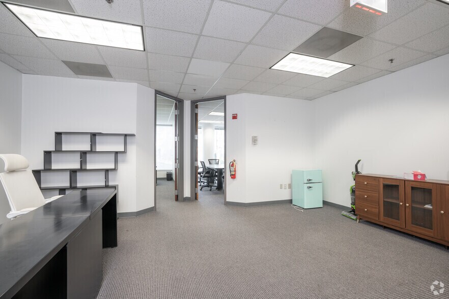 More Photos Of 3675 Crestwood Pkwy NW, Duluth Office Residential For Lease