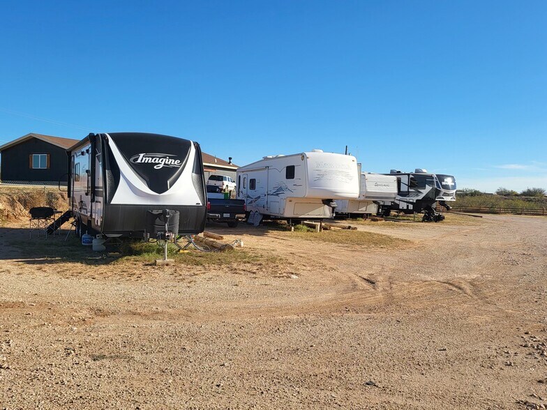 More Photos Of 1509 W 8th St, Post Land For Sale