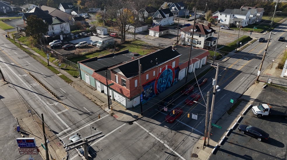 More Photos Of 369-371 S Central Ave, Columbus Bar For Sale