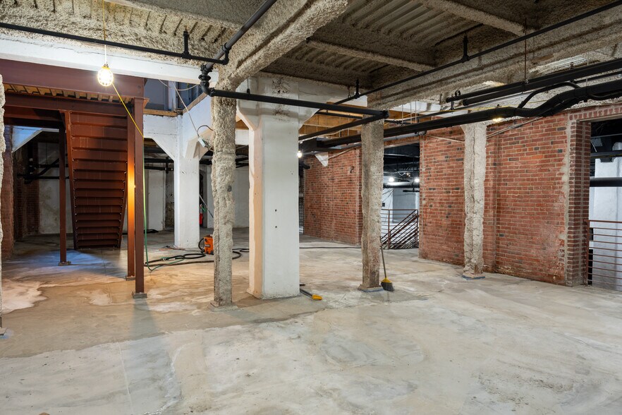 More Photos Of 1008-1010 Arch St, Philadelphia Apartments For Lease